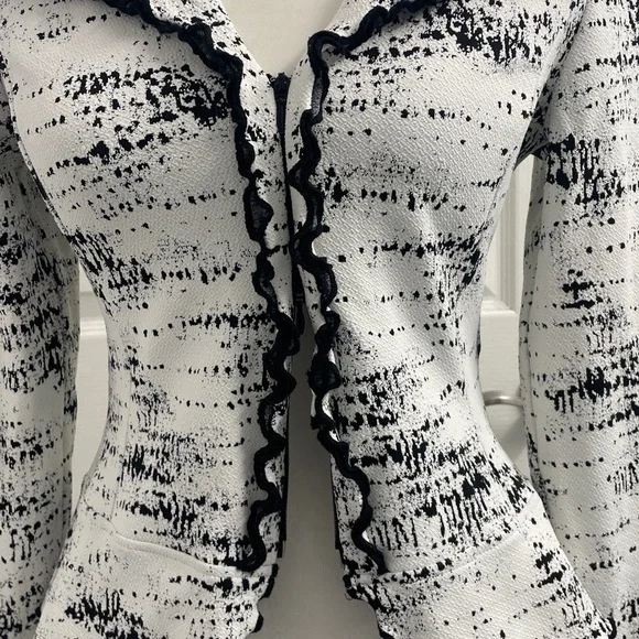 Joseph Ribkoff Black White Jacket Zip up Ruffle Trim size US 4 - Picture 4 of 12